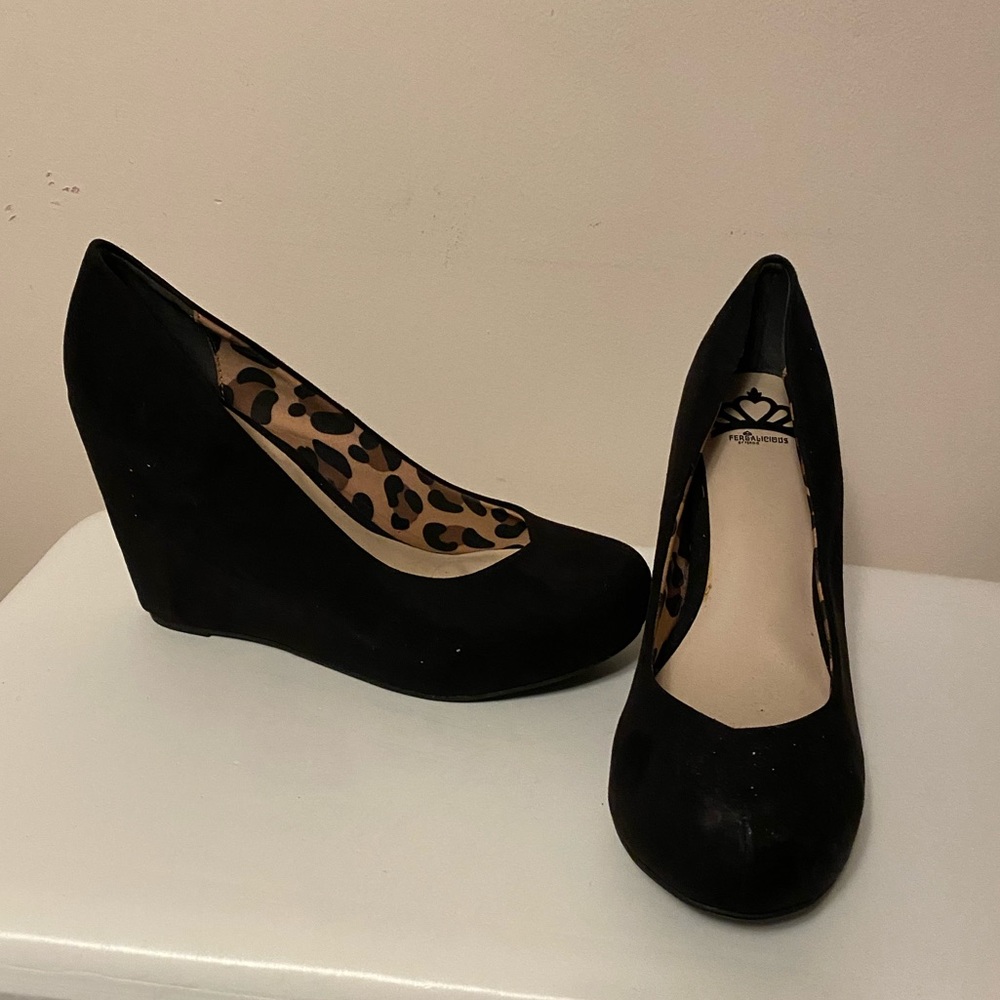 Fergalicious by Fergie suede wedges